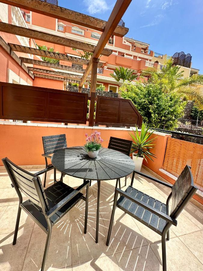 Sunny Apartment & Heated Pool Los Cristianos  Exterior photo